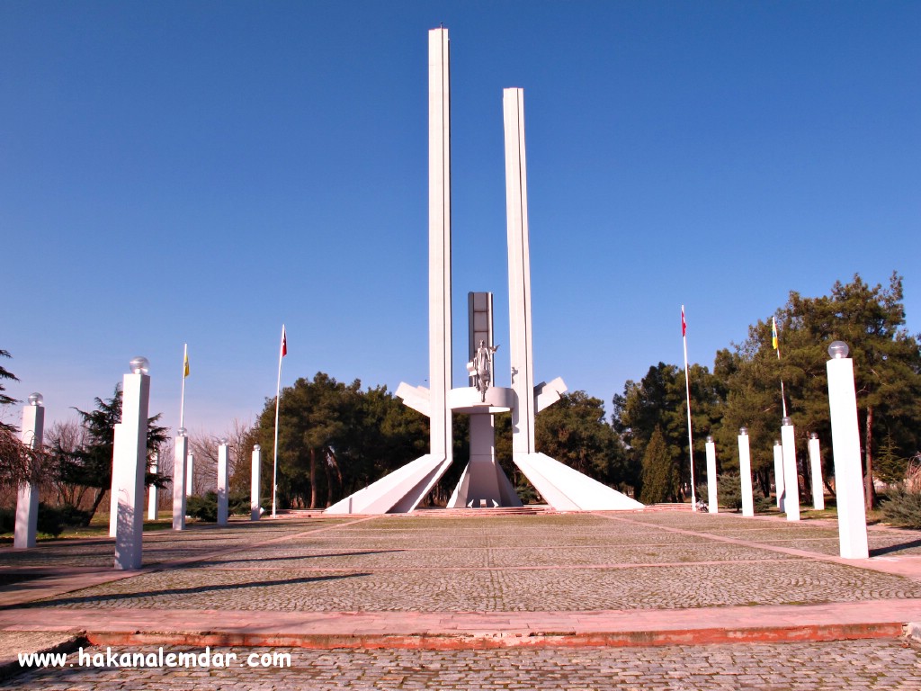 Edirne Lozan Anıtı 03