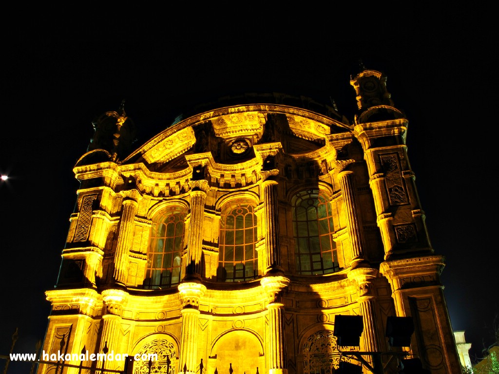 Ortaköy Mecidiye Camii Gece detay 1
